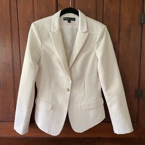 Elizabeth and James Cream Blazer Size 6